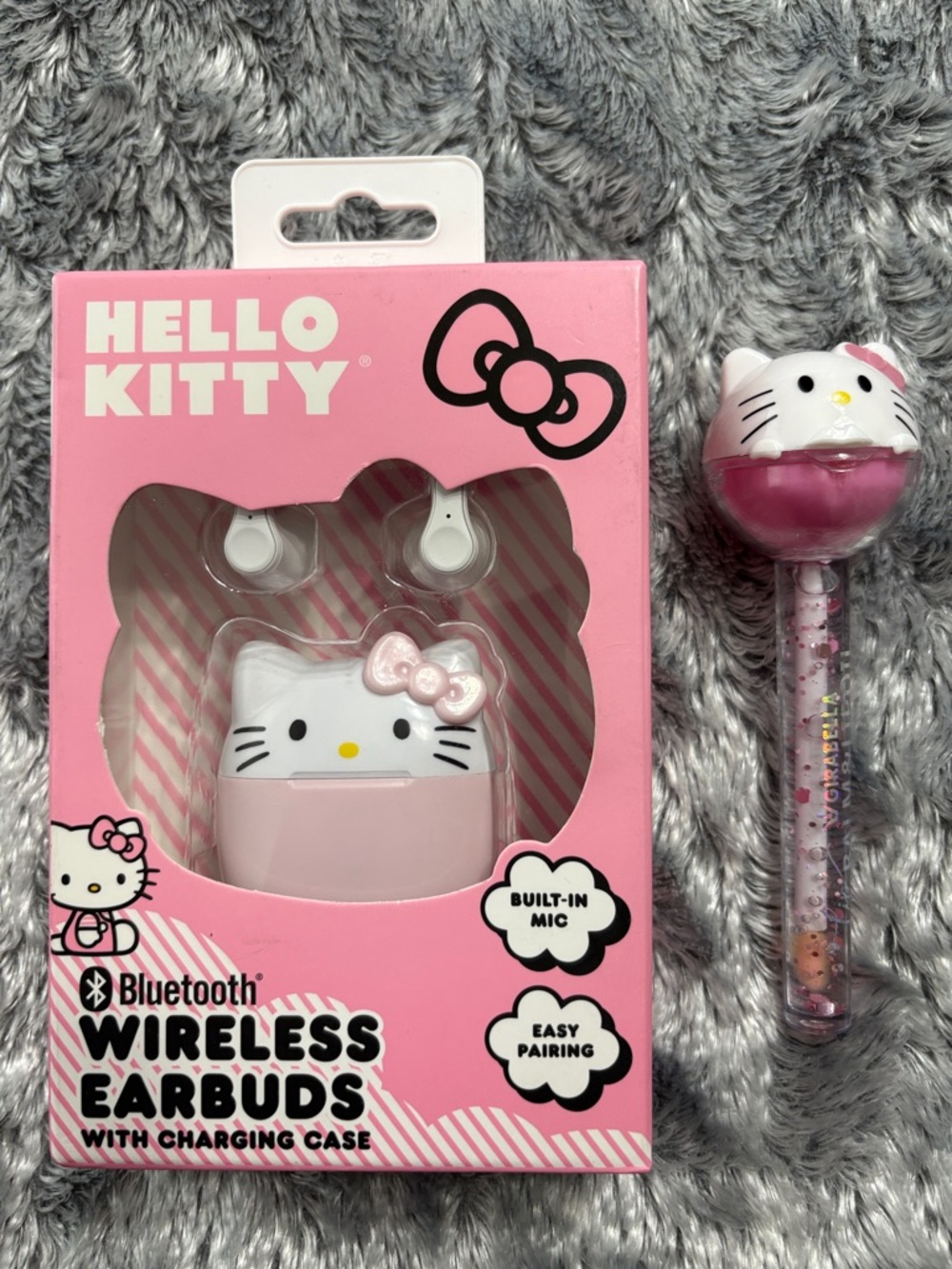 Hello Kitty Earbuds - Picture 2 of 11